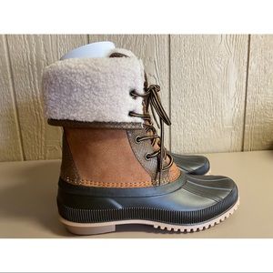 Madden GirlWomen's Climbber Lug Sole Duck boots